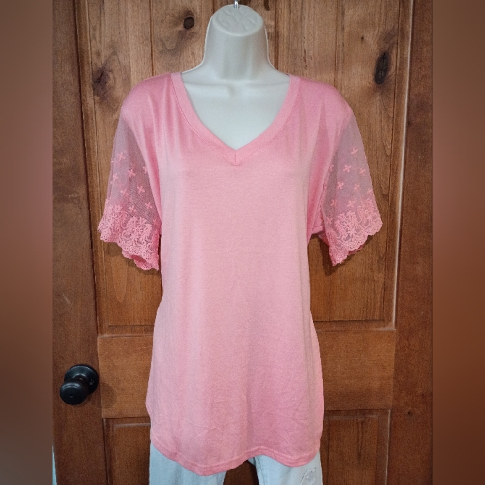Chic Peach Lace Sleeve V-Neck Top